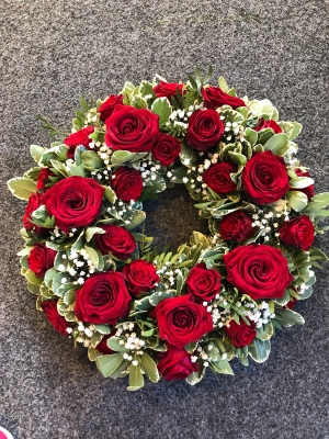 Red Roses Wreath