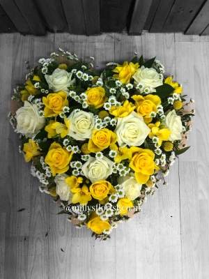 Yellow and white Loose Heart