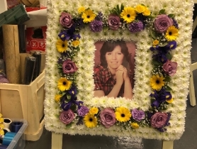 Photo frame tribute